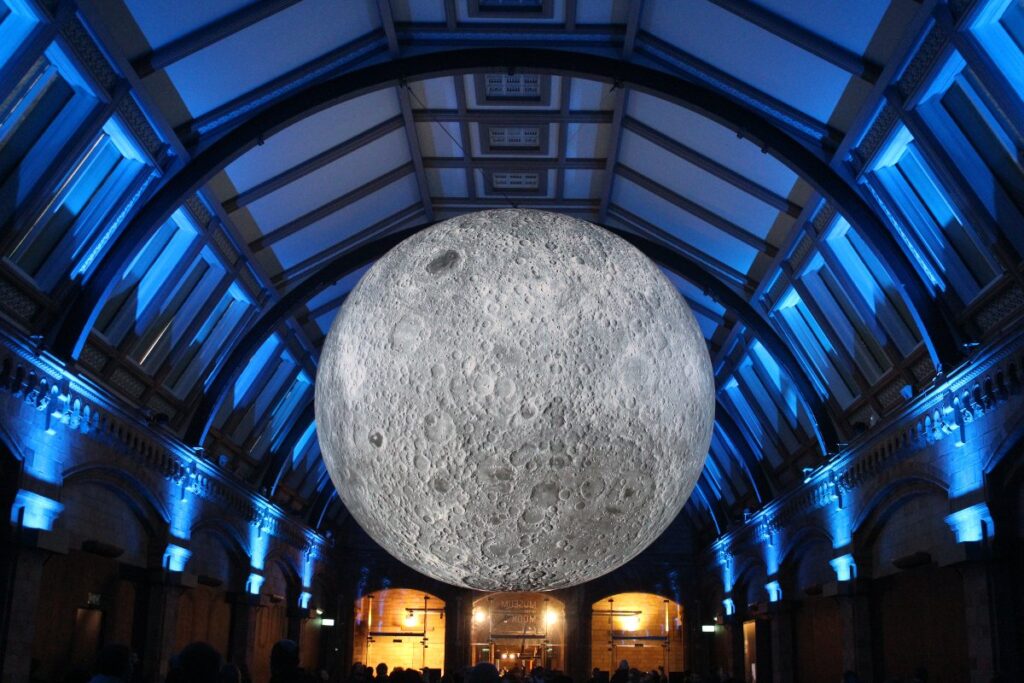 Księżyc w muzeum